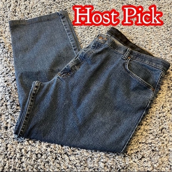 ✅2X Host Pick✅ Wrangler Regular Fit Jeans, 42X30 - Picture 1 of 7